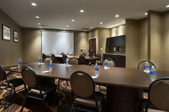 Comfort Suites meeting room with fresh wallcovering